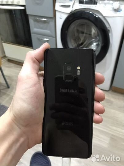 Samsung Galaxy S9, 4/64 ГБ