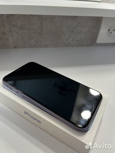 iPhone 11, 64 ГБ