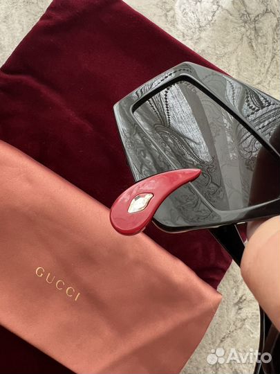 Солнцезащитные очки Gucci