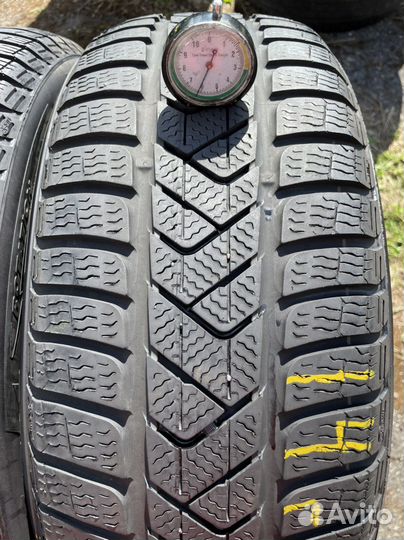 Pirelli Winter Sottozero 3 215/60 R16