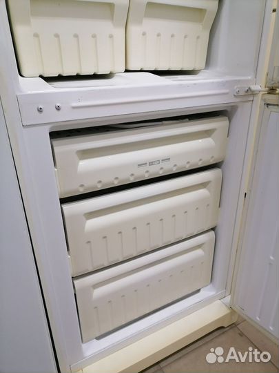 Холодильник Stinol 101L кшмх-300/100