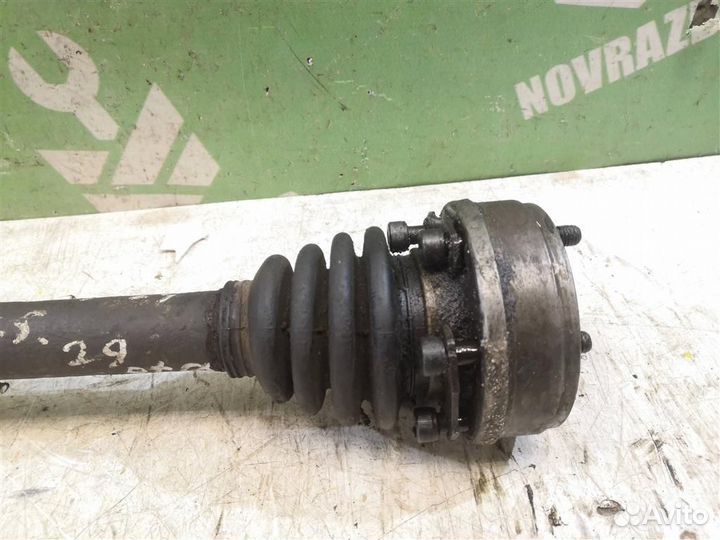 Полуось передняя правая Ауди 80 90 Б3