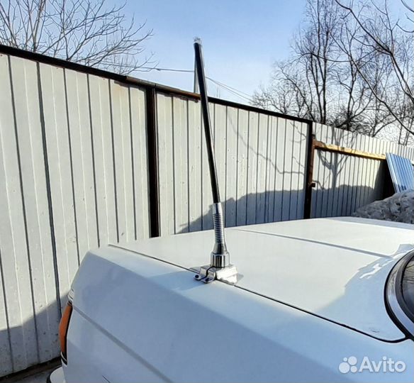 Антенна на крышку багажника