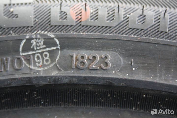 DoubleStar DW01 215/50 R17 95T