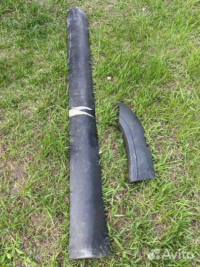 Продам пластиковую накладку на прог Шеви нива