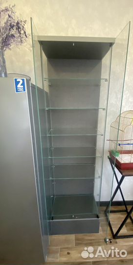 Стеклянная витрина
