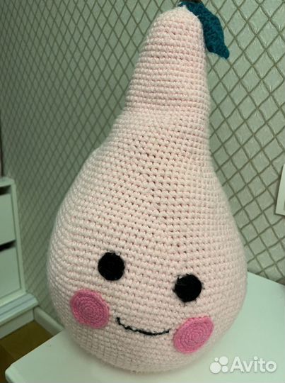 Вязаная игрушка груша