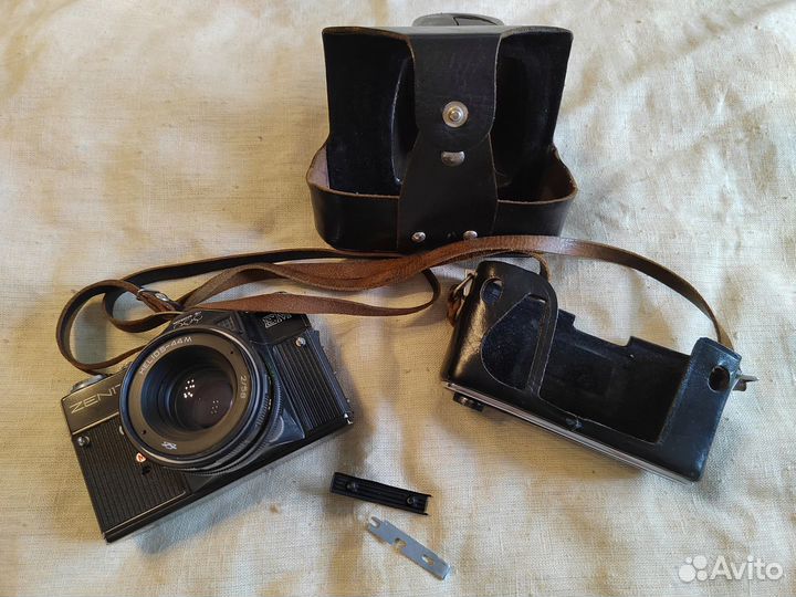 Зеркальный фотоаппарат 