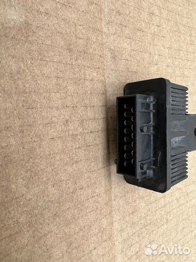 Реле бензонасоса Peugeot 308