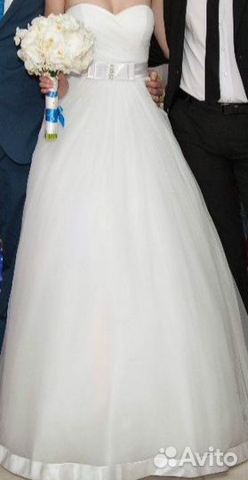 Свадебное платье 44 бу