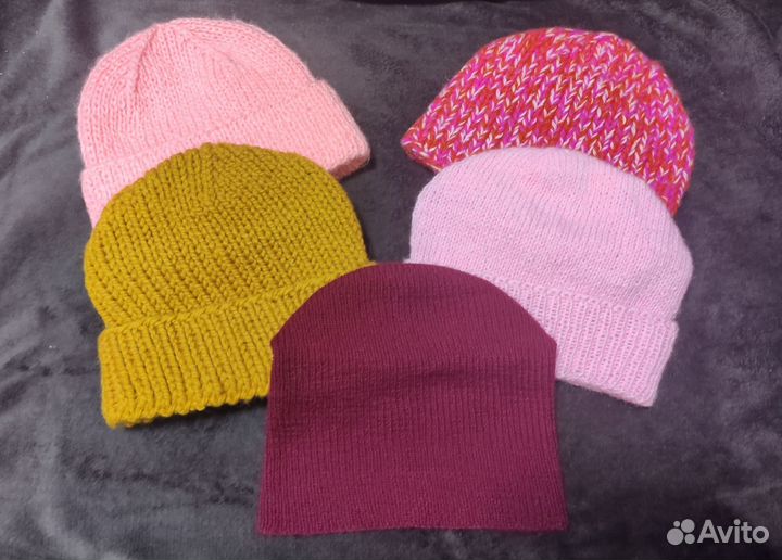 Шапки вязаные женские ручной работы