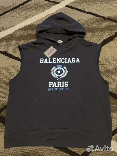 Толстовка balenciaga без рукавов