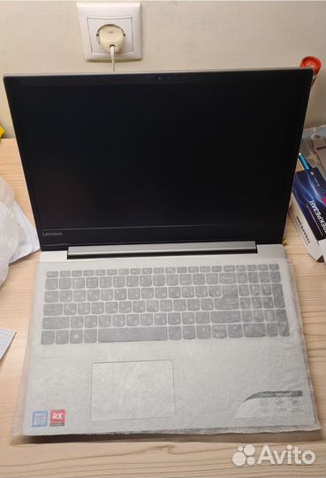 Lenovo ideapad 720/i5 8250u/rx560 4Gb