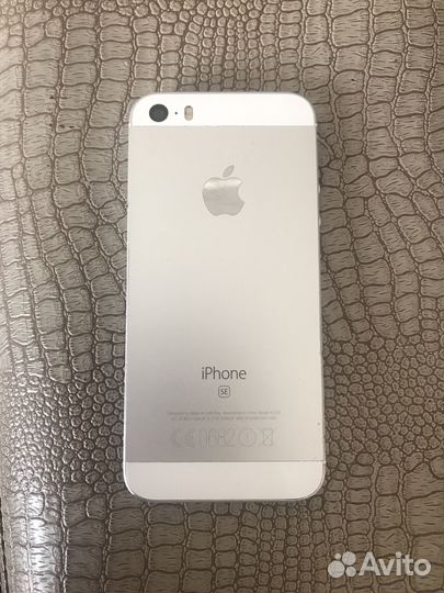iPhone SE, 64 ГБ