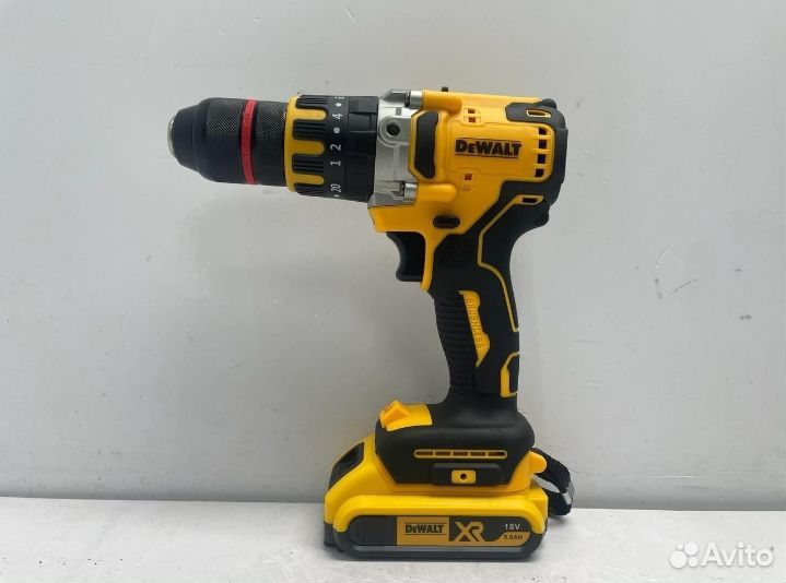 Шуруповерт DeWalt DCD796