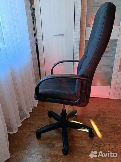 Компьютерное кресло