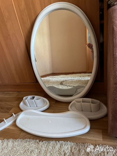 Зеркало в ванную с полочками