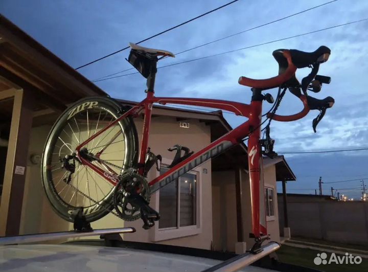 Кронштейн для велосипеда на дуги автомобиля