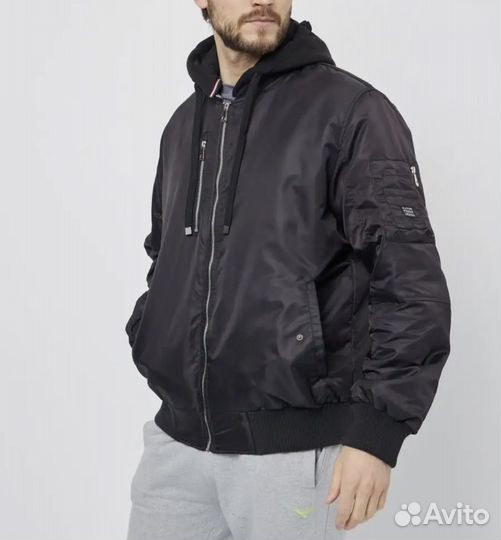 Куртка бомбер