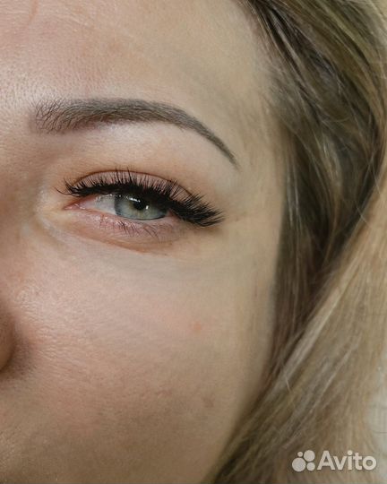 Наращивание ресниц модели