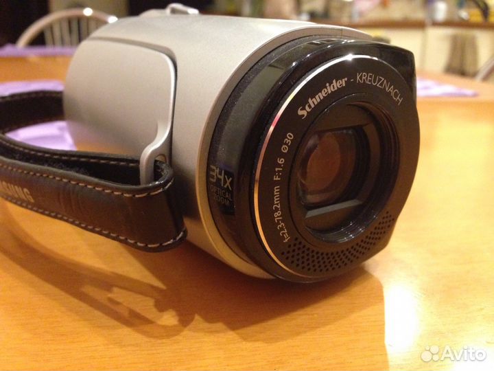 Цифровая видеокамера samsung