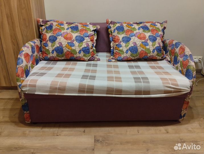 Диван прямой раскладной бу