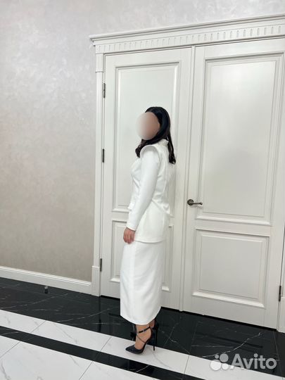 Костюм женский с юбкой