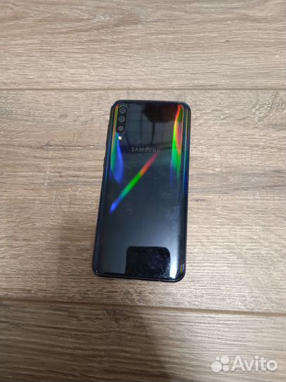 Samsung Galaxy A50, 4/64 ГБ