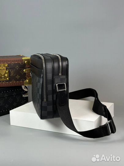 Мессенджер Louis Vuitton