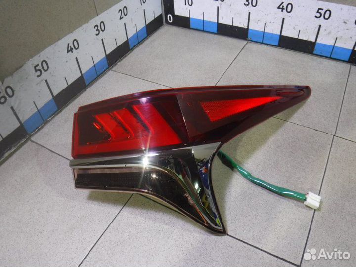 Фонарь задний наружный правый Lexus Ls500
