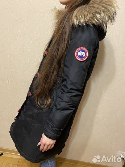 Пуховик женский Canada Goose 38 размер