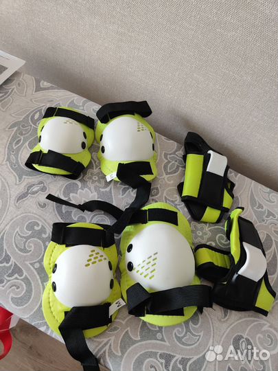 Роликовые коньки