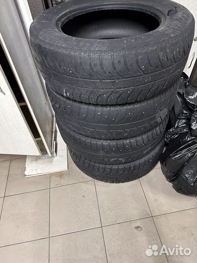 Bridgestone Ice Cruiser 7000 235/65 R17