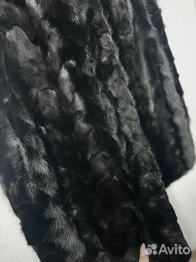 Жилетка норковая натуральная чёрная с капюшоном