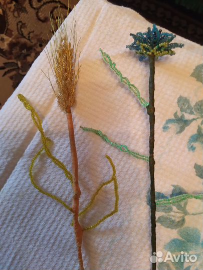 Цветы из бисера ручной работы