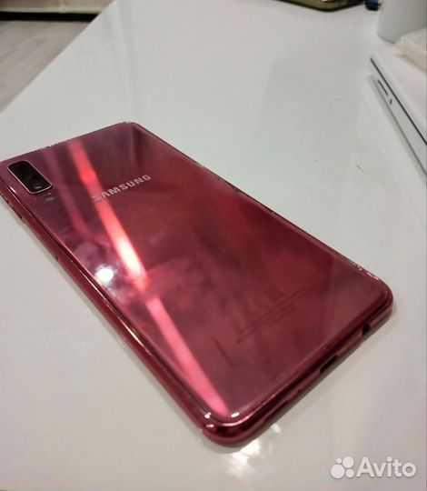 Samsung Galaxy A7 (2018), 4/64 ГБ