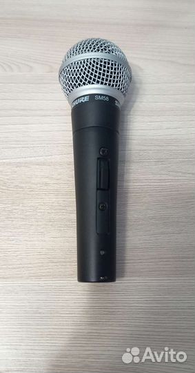 Вокальный микрофон Shure SM58 SE