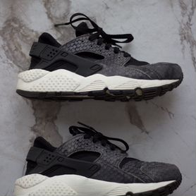 nike air huarache black
