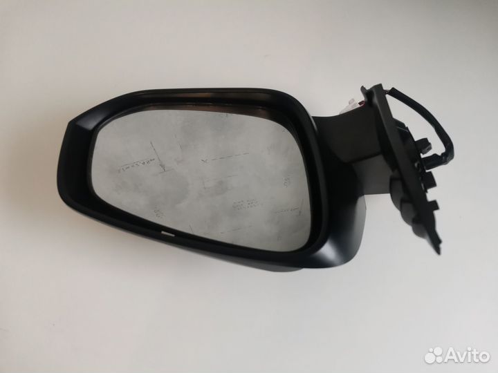 Зеркало на toyota Hilux 2015-2021 правое
