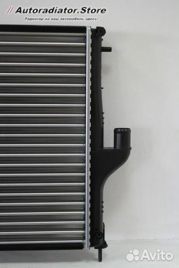 Радиатор охлаждения Рено Дастер 10
