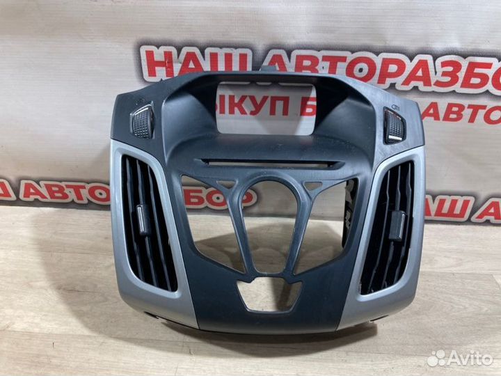 Дефлектор воздушный Ford Focus 3 хэтчбек 2012