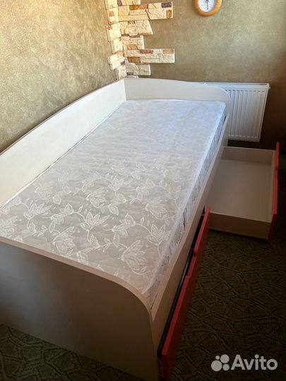 Кровать подростковая с матрасом