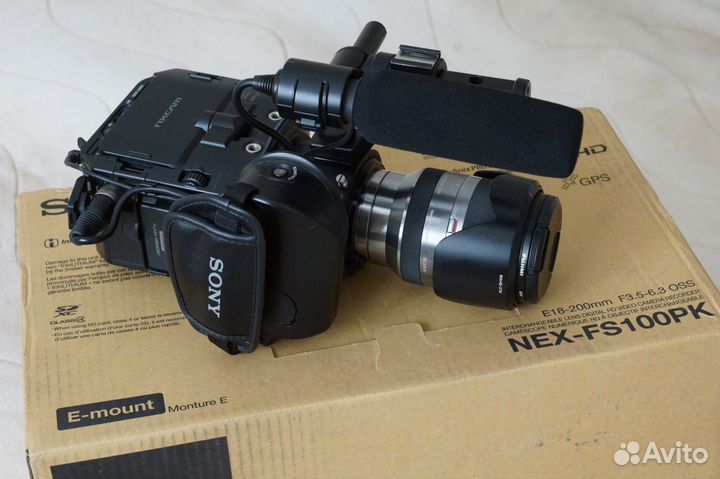 Видеокамера Sony NEX-FS100 kit