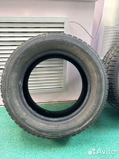 Yokohama IceGuard Stud IG65 215/60 R16