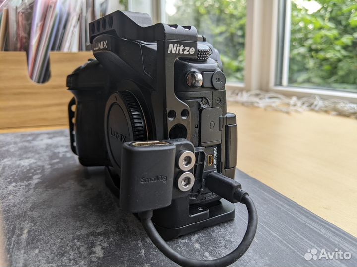 Panasonic lumix GH4 + клетка + адаптер hdmi D to A