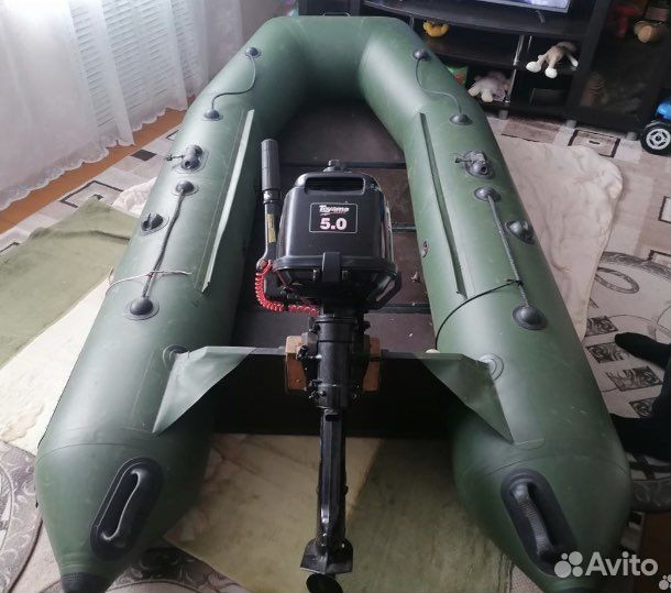 Лодка с мотором