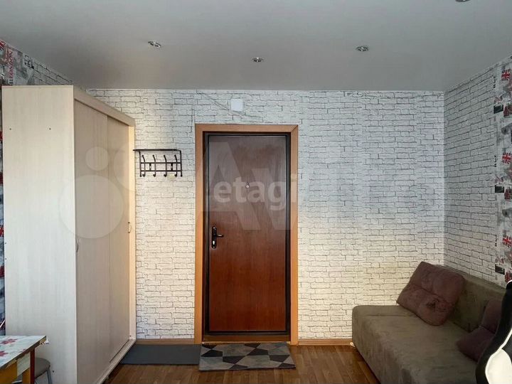 Комната 13 м² в 8-к., 3/9 эт.