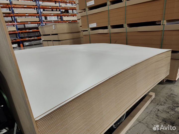 Лхдф 2,5*2070*2800 мм сорт 1 Белыи Kronospan