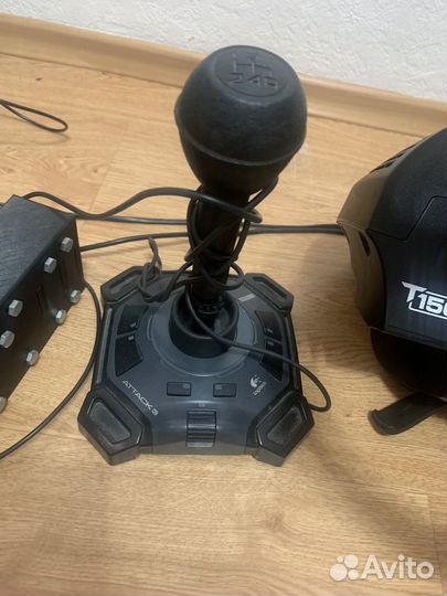 Игровой руль с педалями thrustmaster t150
