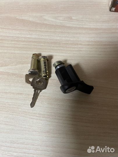 Комплект цилиндров замков дверей